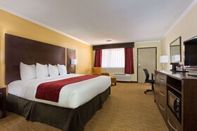 Ramada by Wyndham Tampa Airport Westshore