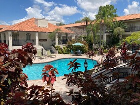 Red Roof PLUS & Suites Tampa
