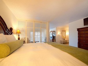 Tahitian Inn
