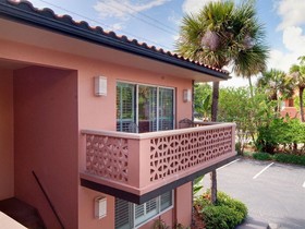 Tahitian Inn