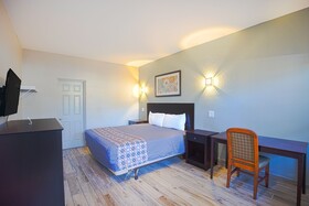 Sunrise Inn by OYO Titusville FL