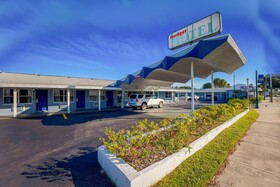 Sunrise Inn by OYO Titusville FL