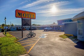 Sunrise Inn by OYO Titusville FL