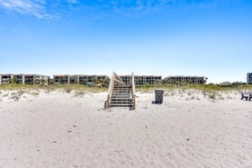 Land's End Building 10