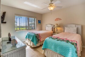 Land's End Building 10