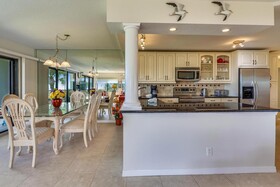 Land's End Building 10