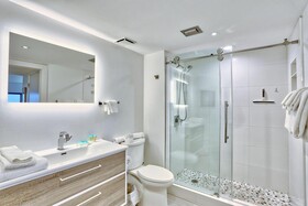 Land's End Building 11