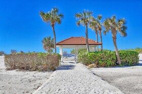 Land's End Building 11