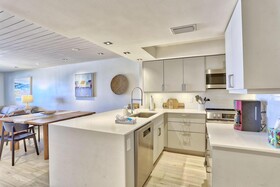 Land's End Building 11