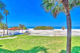 Land's End Building 11