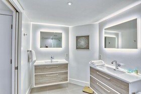 Land's End Building 11