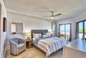 Land's End Building 11