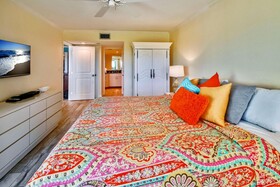 Land's End Building 8