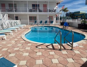 Oasis Palms Resort