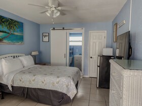 Oasis Palms Resort