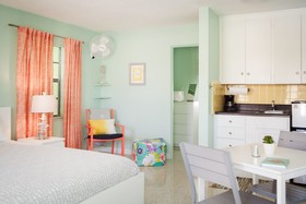 Sunset Inn & Cottages