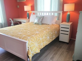 Sunset Inn & Cottages