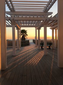 Sunset Inn & Cottages