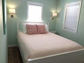 Sunset Inn & Cottages