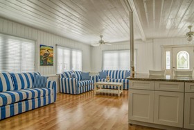 Twins Inn & Apartments