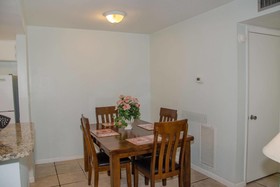 Twins Inn & Apartments