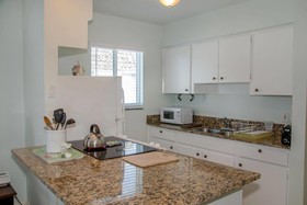 Twins Inn & Apartments