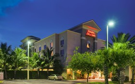 Hampton Inn & Suites Wellington