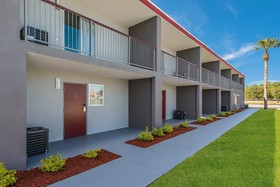 Red Roof Inn & Suites Wildwood, FL