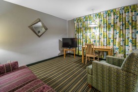 Rodeway Inn & Suites