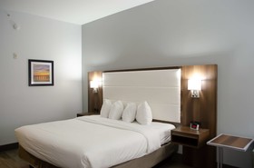 Best Western Plus First Coast Inn & Suites
