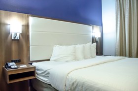 Best Western Plus First Coast Inn & Suites