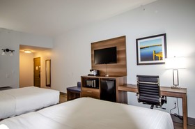 Best Western Plus First Coast Inn & Suites