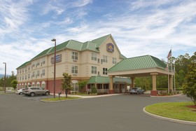 Best Western Plus First Coast Inn & Suites