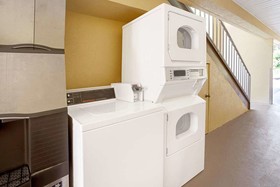 Days Inn by Wyndham Acworth