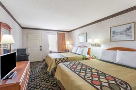 Super 8 by Wyndham Ashburn