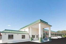 Super 8 by Wyndham Ashburn