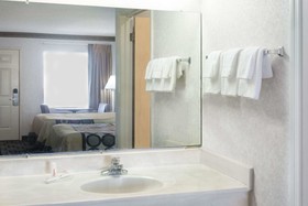 Super 8 by Wyndham Ashburn