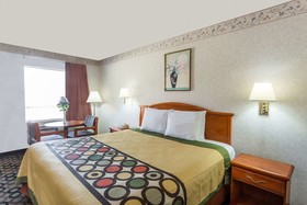 Super 8 by Wyndham Ashburn