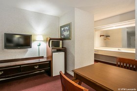 Econo Lodge Downtown