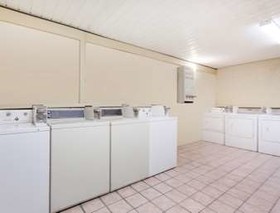 Days Inn by Wyndham Byron