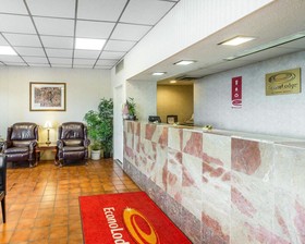 Econo Lodge Calhoun