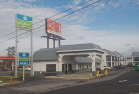 Travelodge by Wyndham Calhoun South I-75