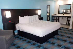 Travelodge by Wyndham Calhoun South I-75