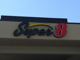 Super 8 by Wyndham Calhoun