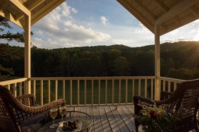 Glen-Ella Springs Inn & Restaurant