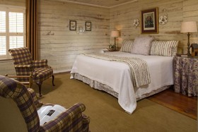 Glen-Ella Springs Inn & Restaurant