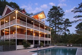 Glen-Ella Springs Inn & Restaurant