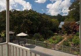 Glen-Ella Springs Inn & Restaurant