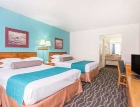 Howard Johnson by Wyndham Commerce GA