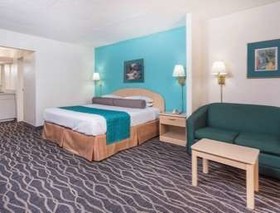 Howard Johnson by Wyndham Commerce GA